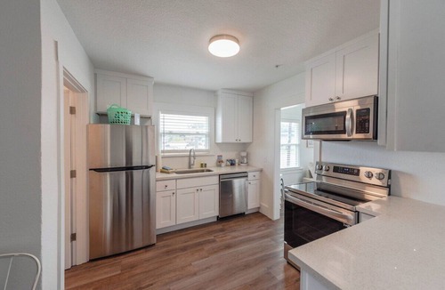 Coos Bay House | #StayInMyDistrict Bluebird Cottage Coos Bay