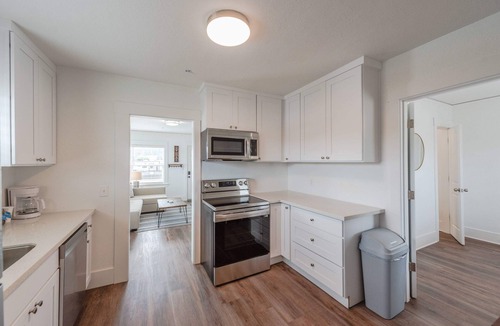 Coos Bay House | #StayInMyDistrict Bluebird Cottage Coos Bay