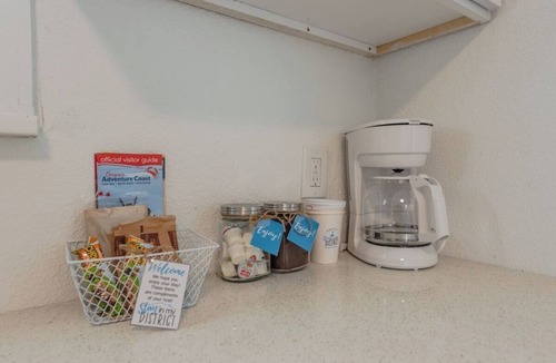 Coos Bay House | #StayInMyDistrict Bluebird Cottage Coos Bay