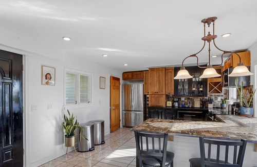 Norwich House | Stellar 4br/2ba - Views, Location & Comfort
