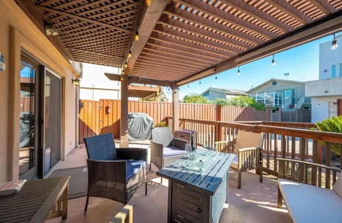 Oceano House | Steps to Beach: Fire Pit, Surfing & Dunes Access. Perfect for two couples!