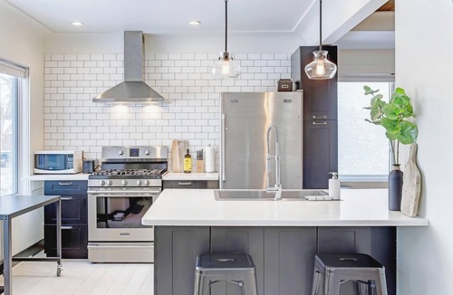 Edmonton House | Strathcona. Sleeps 6. Steps from Whyte Ave.