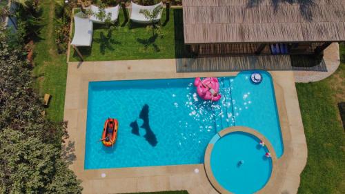 Los Tamarindos Hostel | Straw Hat Surf Hostel & Bar