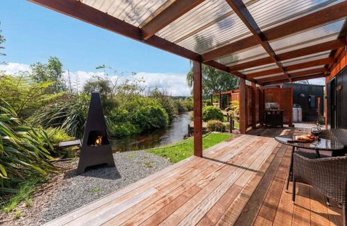Waitahanui House | Streamside Fern Cabin