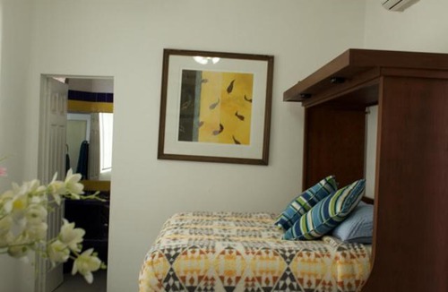 Lazaro Cardenas Apartment | Studio 1 Hacienda Lord Twigg