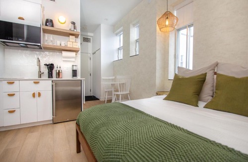 Plateau Mont Royal Apartment | Studio #18 - Self Check-In - Plateau - St-Denis