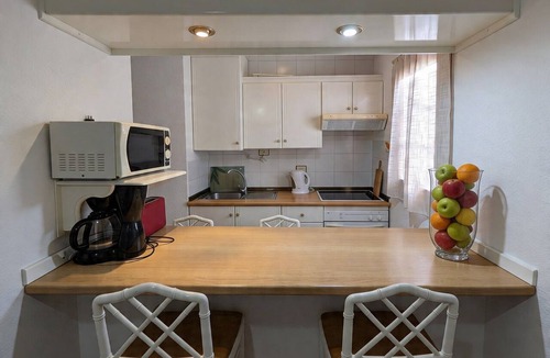 San Eugenio Apartment | Studio Apartment in central area of Las Americas.