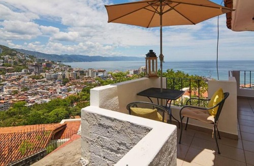 El Caloso Apartment | Studio Apartment In Downtown With The Best Ocean View Ever!