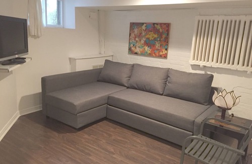 Harbord Village Apartment | Studio Apartment near the heart of downtown Toronto.
