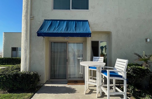 Huntington Beach Condo | Studio Beach Condo - 3 feet from the sand!