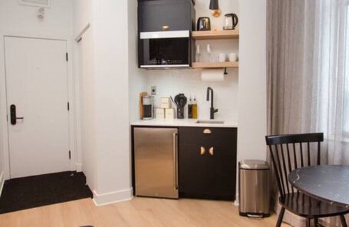 Plateau Mont Royal Apartment | Studio5/Plateau/St-Denis/Terraces/SelfCheck-In/AC