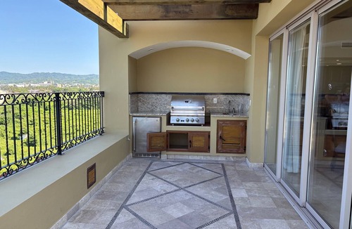 Flamingos Resort | Stunning 3‑Bedroom Ocean-View Penthouse - Christmas Week 2025 Villa La Estancia
