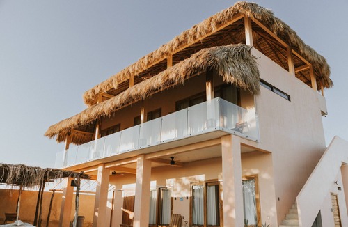 Barra de Colotepec Villa | Stunning 6 Room House Ac/wifi/pool Near the Beach