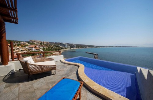 La Cruz de Huanacaxtle Villa | !Stunning Beachfront Penthouse With Private Pool !