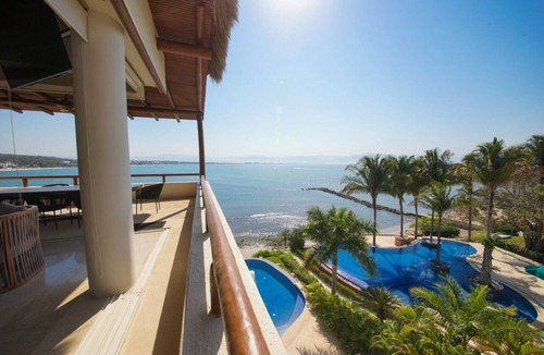 La Cruz de Huanacaxtle Villa | !Stunning Beachfront Penthouse With Private Pool !