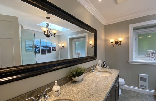 Regional District of Nanaimo House | Stunning Bluff Oceanfront