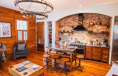Cannonborough Elliotborough Apartment | Stunning Bright Manor House in Historic Cannonborough