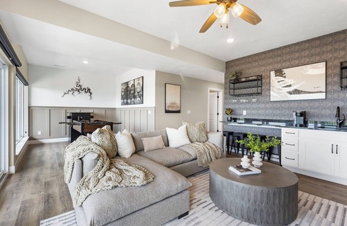 Kimberling City House | Stunning Mountain Retreat with Lake View, Hot Tub & Free Tickets