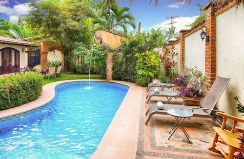 North End Villa | Stunning! New Remodel of Famous Villa. Steps to Beach and town.