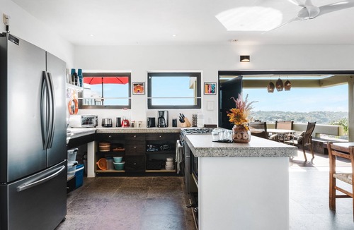 North End House | Stunning Ocean View Oasis/10 minute walk to beach