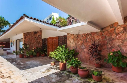 Conchas Chinas Villa | Stunning Oceanview Villa with Amazing sunsets - Villa Castillo - Chef prepared Breakfast 5BD Villa for rent in Conchas Chinas, Puerto vallarta