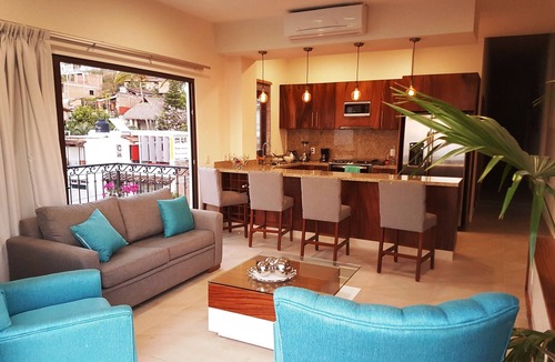 Proyecto escola Condo | Stunning PENTHOUSE in Charming Gringo Gulch