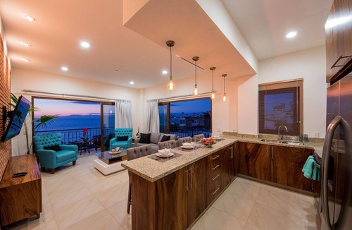 Proyecto escola Condo | Stunning PENTHOUSE in Charming Gringo Gulch