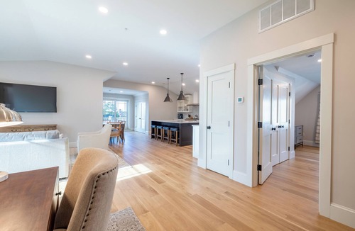 Andover Apartment | Stunning Penthouse 3Bed-3Bath PRIVATE ELEVATOR, Just steps to PA, Dining & Shops