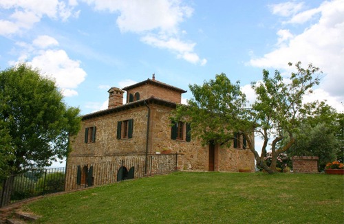 Montepulciano Villa | Stunning private villa for 14 guests with private pool, WIFI, TV and parking