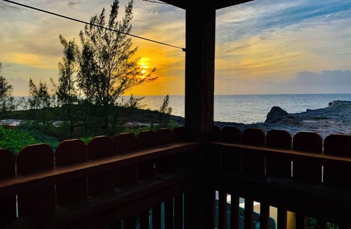 Governor's Harbour Apartment | Stunning Sunset View at Vista Blu