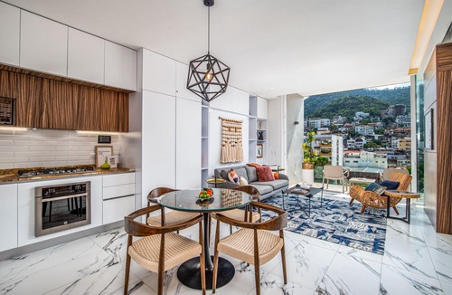 Emiliano Zapata Apartment | Stunning Super Studio at Avida! Awesome roofdeck!