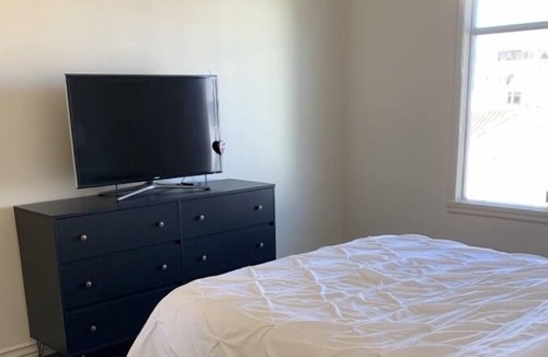 Marina District Apartment | Stunning top floor 2 bedroom apt in the Marina, one block from the bay and park