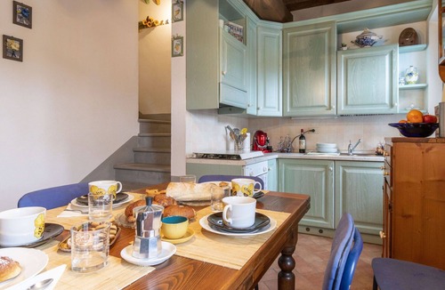 Cascine-La Croce House | Stunning villa with WIFI, A/C, TV, balcony, pets allowed and panoramic view, close to Pisa