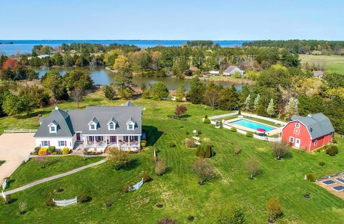 Cambridge House | Stunning Waterfront Eastern Shore Home,Pool & Hot Tub,15 Acres,10% off 7day stay