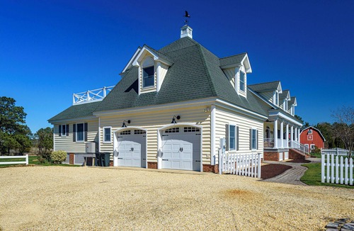 Cambridge House | Stunning Waterfront Eastern Shore Home,Pool & Hot Tub,15 Acres,10% off 7day stay