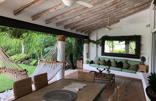 Los Limoneros House | Stunnishing House in Cuernavaca with 20 people accommodation.