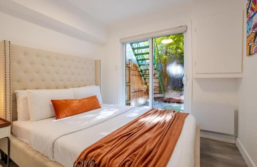 Sainte-Marie Apartment | Stylish 3BR in Montreal