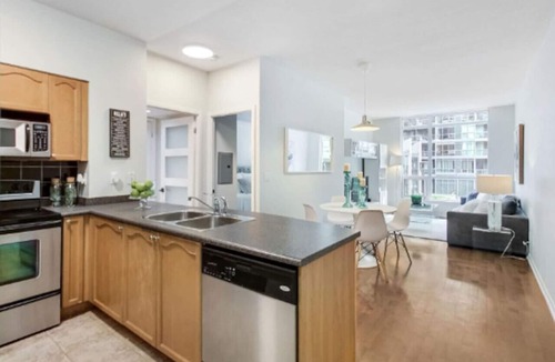 Fort York Condo | "Stylish Central 1BR Condo - Perfect City Escape!