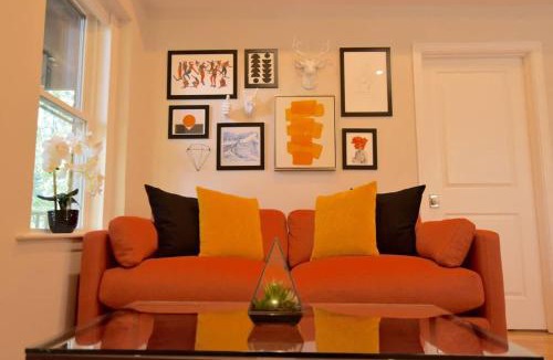 Highland Park House | Stylish Comfortable Luxury Near T