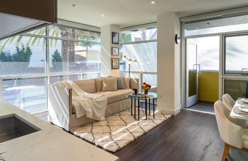 Downtown Apartment | Stylish Condo By The Beach