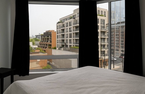Bloor-Yorkville Condo | Stylish Condo in Yorkville