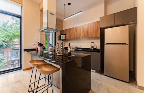 Colonia Roma Condo | Stylish Haven w/Balcony Steps to Jazz Bar & Cafes