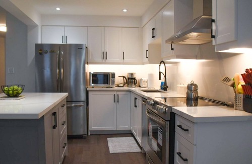 Richmond Hill House | Stylish Home North of Toronto w/2 Parking