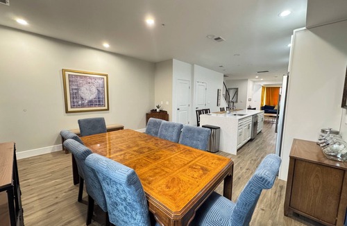 Washington House | Stylish Spacious 4BR Home w/Parking in DC