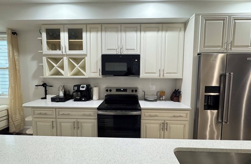 Washington House | Stylish Spacious 4BR Home w/Parking in DC