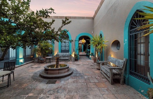La Cruz Apartment | Suite on main street in Historic Downtown WIFI