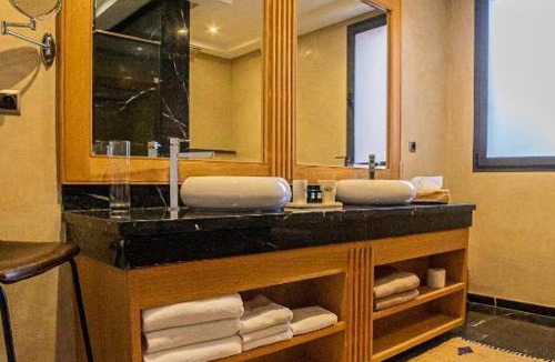 Oumnass Hotel | SUMAHAN SUITES & SPA
