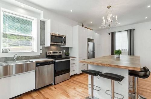 Wiarton House | “Sunny Side Up”n3BR Home Wiarton