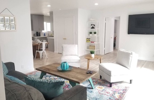 Marina Peninsula Apartment | Sunny & Spacious 3 Bed - 20 second walk to beach!