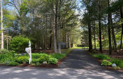 Harwinton Bed & Breakfast | SunnyPeace Modern Home Stay